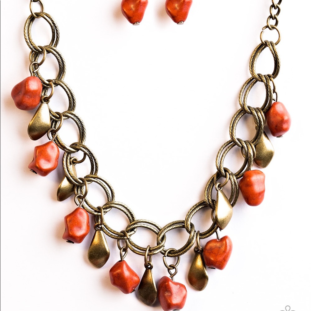 Necklace and bracelet set